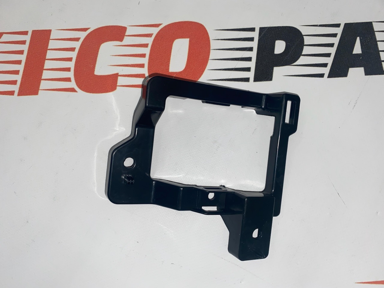 Кріплення протитуманної фари праве Nissan X-Trail(Rogue) 2021- 2023 (26910-6RR0A), аналог