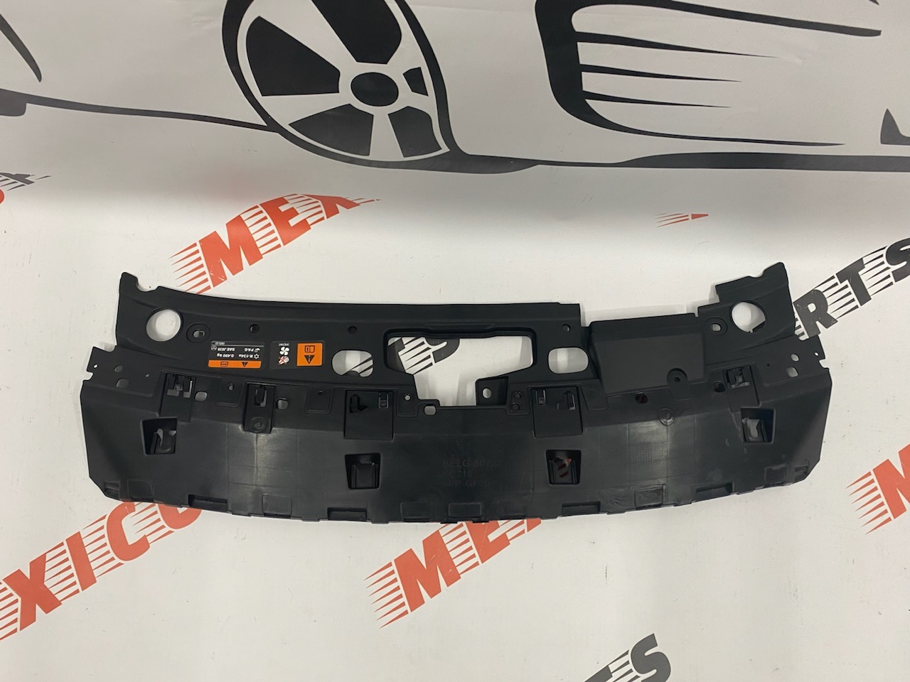 Накладка замка капота Mazda 3 2019-2021 (BDTT507E0B), аналог