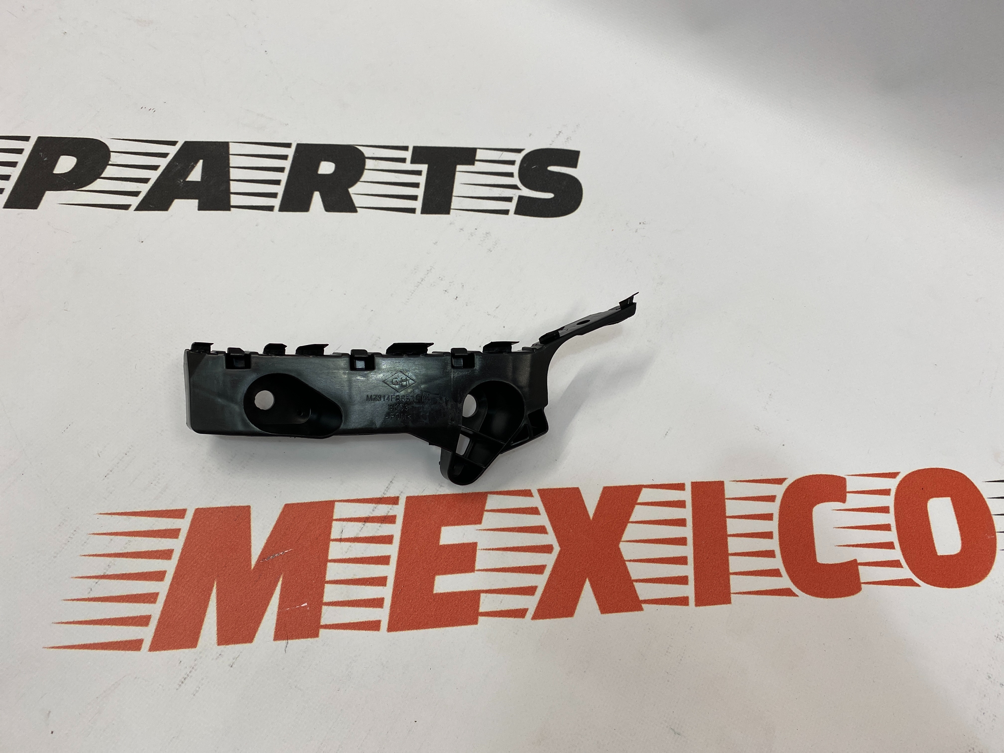 Крепление переднего бампера левое Mazda 3 2013-2019 (BHN1-50-0U1E), аналог