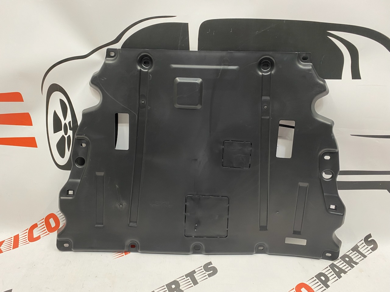 Захист мотора пластик Ford Fusion 2013-2020 (DG9Z6P013E ), аналог