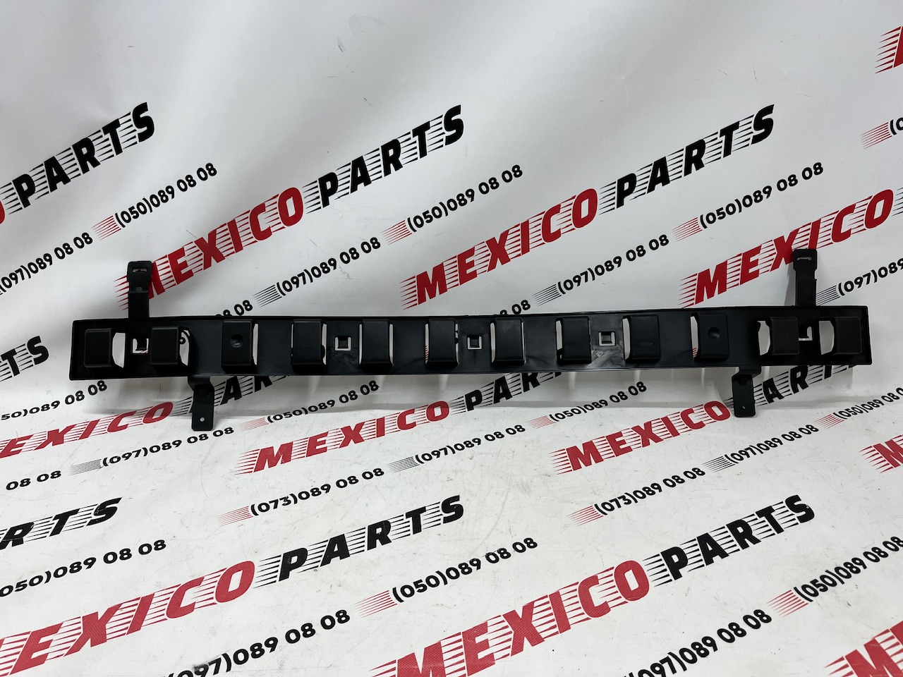 Абсорбер переднього бампера Ford Bronco Sport 2021-2024 (M1PZ17C882A), аналог