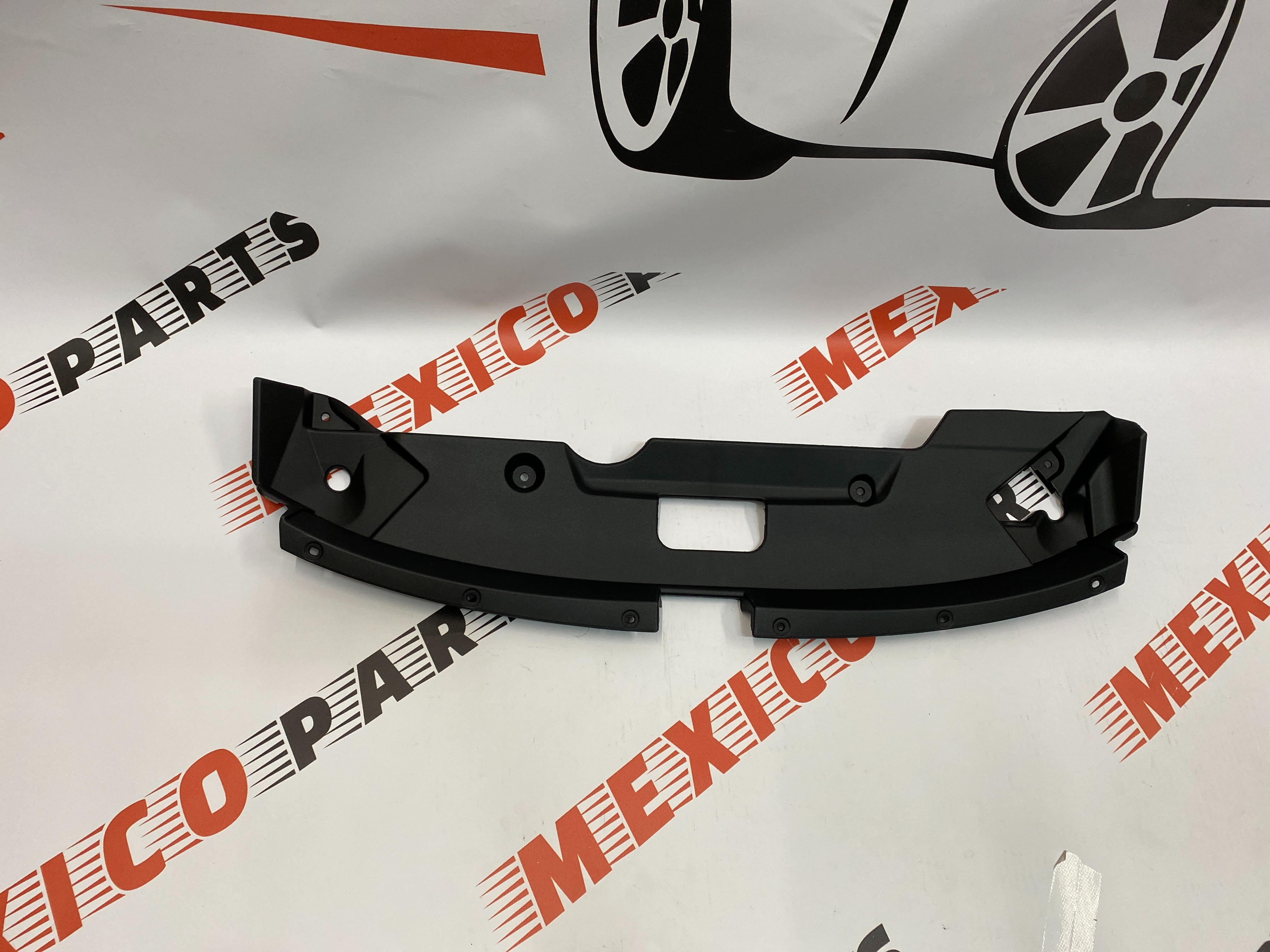Накладка на панель радіатора  (замка капота) Mitsubishi  ASX 2020- (6405A278), аналог