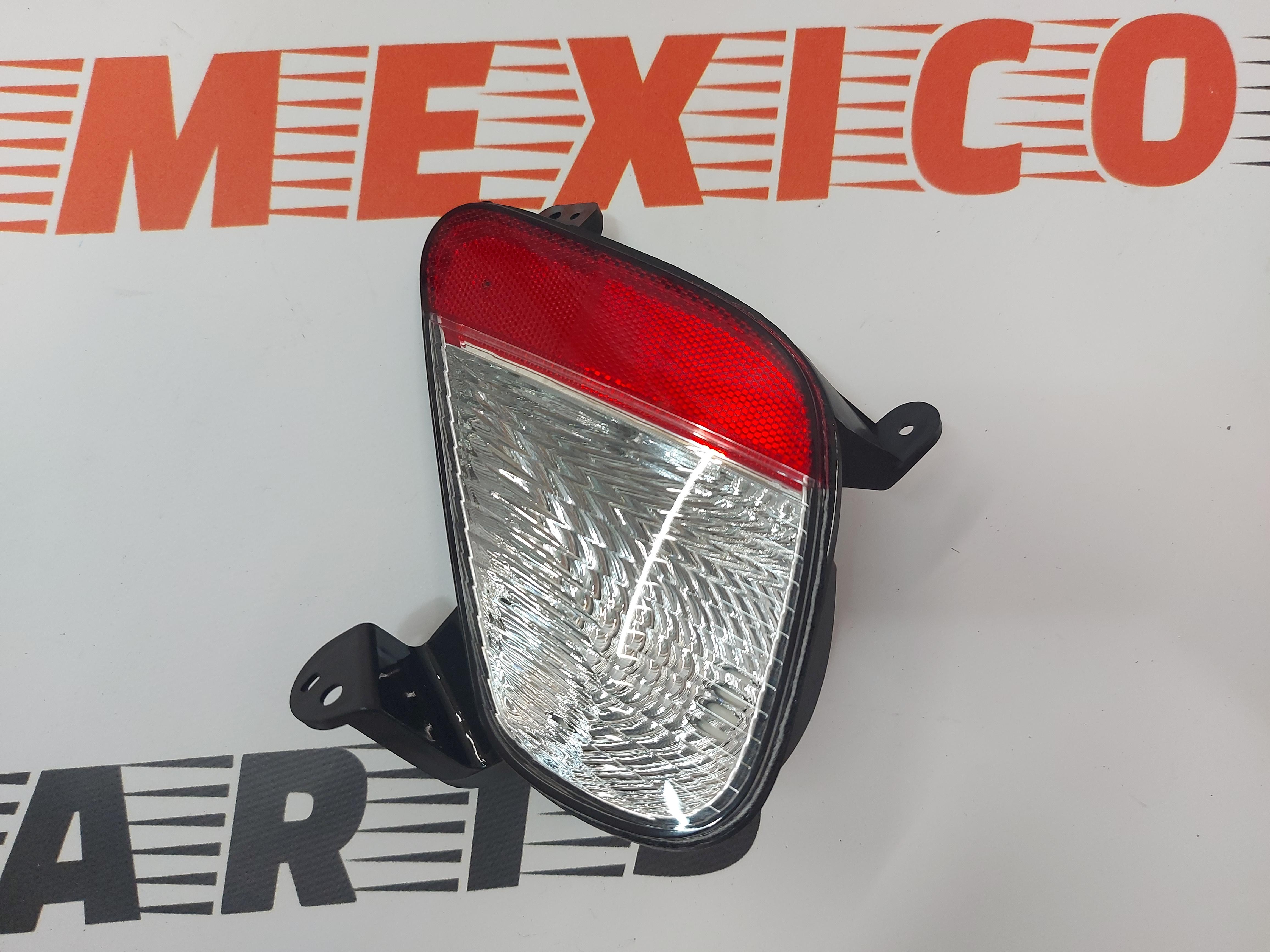 Протитуманна фара-катафот задня права Mitsubishi Eclipse Cross 2018- 2021 (8336A160), аналог