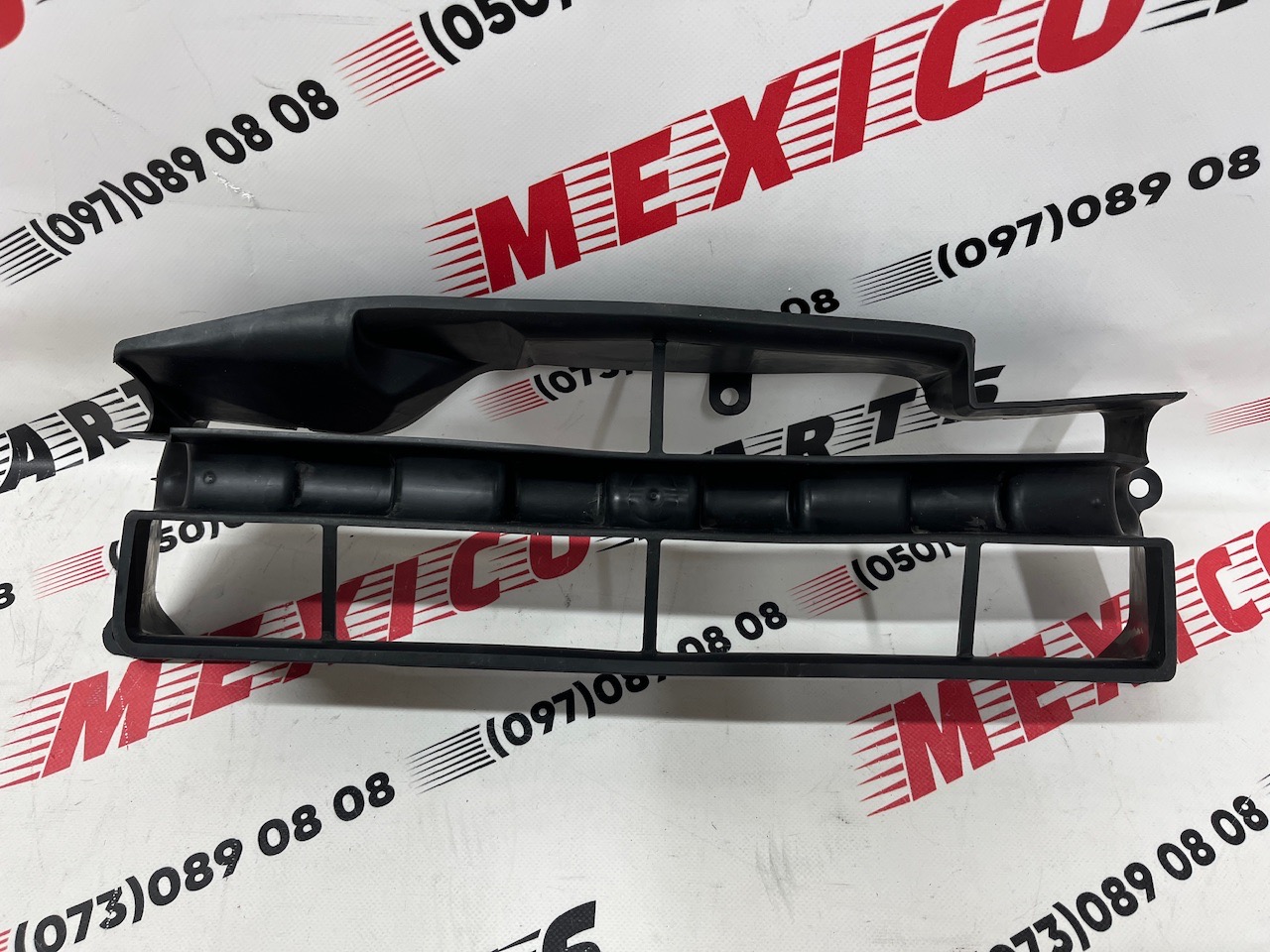 Дефлектор радіатора Mitsubishi Outlander 2016-2020 (7812A391), аналог