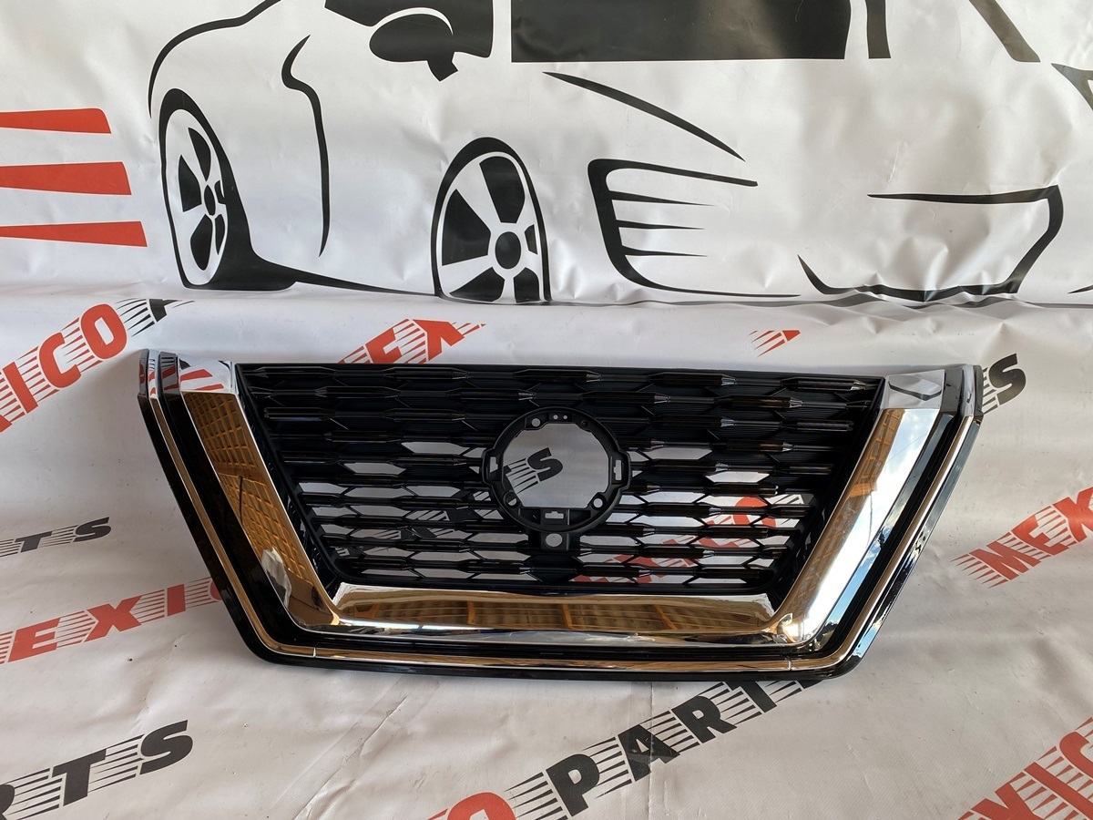 Решітка радіатора під дістрон і під камеру Nissan X-Trail(Rogue) 2021-2023 (623106RA0A), аналог