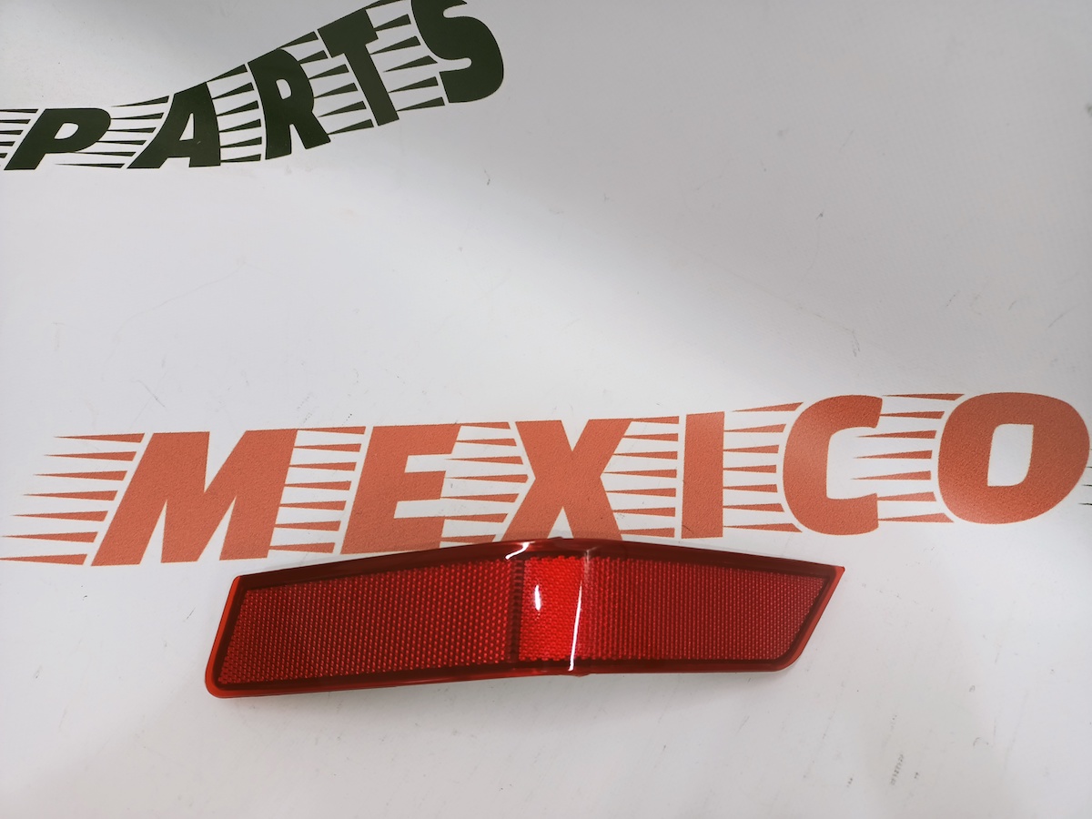 Катафот заднього бампера правий Nissan X-Trail(Rogue) 2017-2020 (265606FV0A), аналог