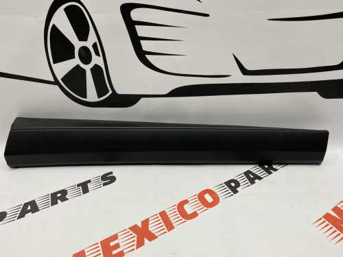Накладка на передні праві двері  Nissan X-Trail(Rogue) 2021-2023 (80870-6RR0A), аналог