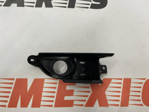 Рамка противотуманной фары правая Mazda CX5 2017-2020, аналог