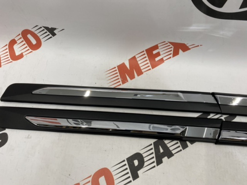 Накладки на двері з хромом комплект Nissan X-Trail(Rogue) 2014-2020 (80870-6RR0BK), аналог