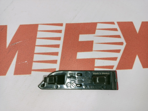 Катафот заднього бампера короткий правий Volkswagen Tiguan 2017-2020 (5NA945104), аналог