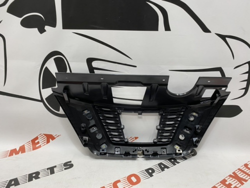 Решітка радіатора під дістрон трапеція Nissan X-Trail(Rogue) 2017-2020 (623106FL0C), аналог