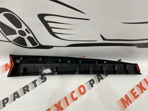 Накладка на передні ліві двері  Nissan X-Trail(Rogue) 2021- 2023 (80871-6RR0A), аналог