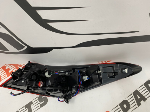 Ліхтар зовнішній (в крило) лівий галоген Toyota Camry 2018-2020 (81560-06720), аналог