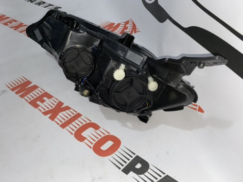 Фара правая галоген Chevrolet Malibu 2019- (84650573), аналог