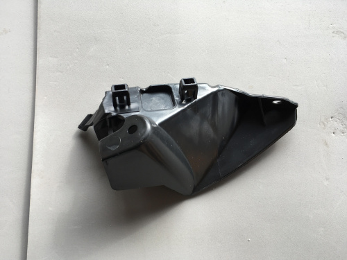 Крепление переднего бампера правое Tesla Model S 2012-2020 (109549600a)