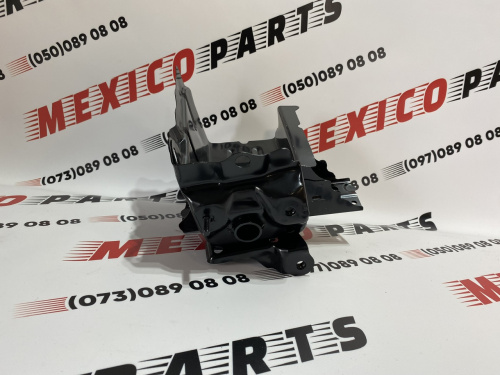 Крепление переднего лонжерона левое Toyota Camry 2018-2023 (5701406020), аналог
