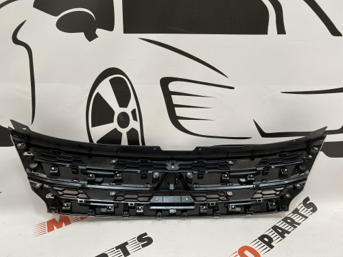 Решітка радіатора Mitsubishi ASX 2020- (7450B399), аналог
