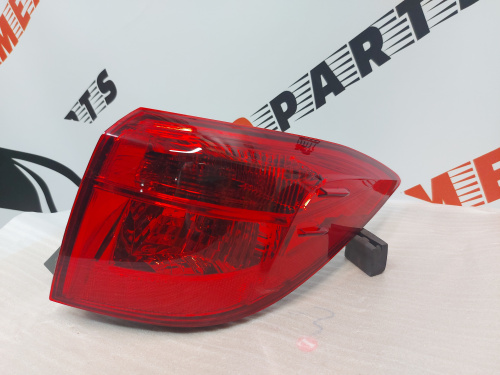 Фонарь задний наружный правый USA (компл.SE) Toyota Corolla 2017-2019 (81550-02B10), аналог