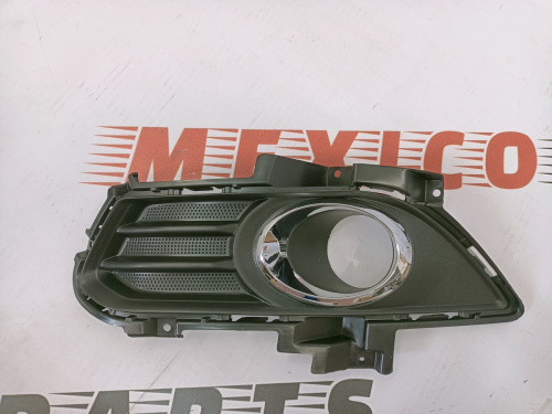 Рамка протитуманної фари ліва матова Ford Fusion 2013-2016 (DS7Z-17B814-BA), аналог