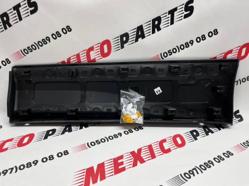 Накладка на дверь задняя правая Chevrolet Equinox 2017-2021 (84853272), аналог