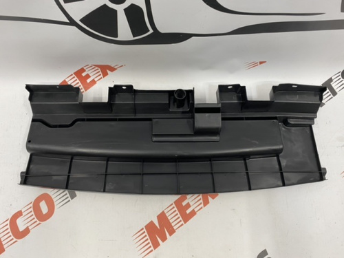 Пильник радіатора центр не під жалюзі Nissan X-Trail(Rogue) 2014-2020 (21579-4BA0A), аналог