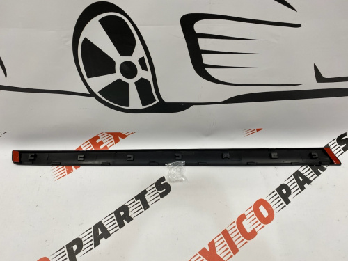 Накладка на передні праві двері  Nissan X-Trail (Rogue) 2014-2020 (80876-4BA0A), аналог