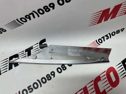 Накладка жалюзи нижняя правая хром Tesla Model S 2012-2020 (1056381-00-C), аналог