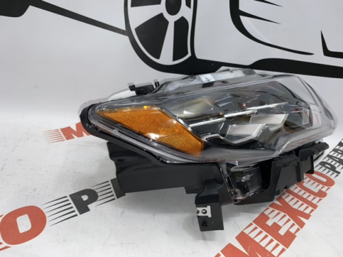 Фара права LED з жовтим катафотом  USA Nissan X-Trail(Rogue) 2017-2020 (26060-6FL6A)