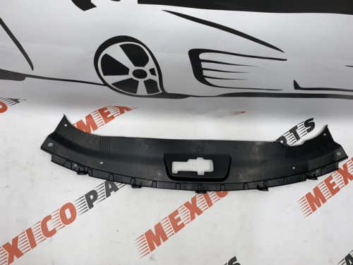 Накладка на панель радіатора  (замка капота)  Hyundai Sonata 2015-2017 (86361-C2000), аналог