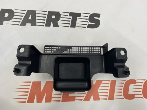 Пластик замка капота Mazda 3 2013-2018 (BJT6-50-1C0A), аналог