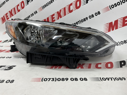 Фара права з жовтим катафотом USA Nissan Sentra 2024, аналог
