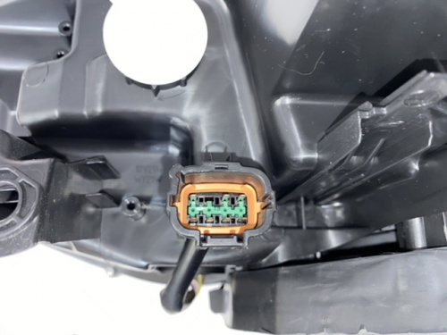Фара права LED з жовтим катафотом  USA Nissan X-Trail(Rogue) 2017-2020 (26060-6FL6A)