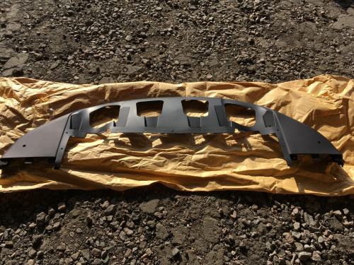 Губа переднего бампера Tesla Model X 2015-2020 (103483300e), аналог