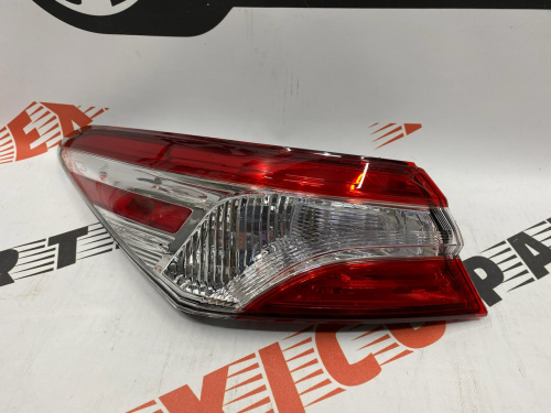 Фонарь галоген левый наружный Toyota Camry 2018-2020 (81560-06720), аналог