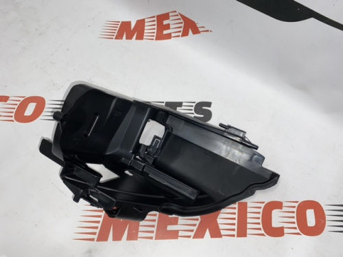 Кронштейн (адаптер) крепления передней левой  фары AUDI Q7 2010-2015 (4L0941613B), аналог