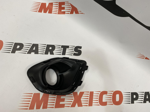 Рамка противотуманной фары правая Mitsubishi  ASX 2011-2015(8321A384), аналог