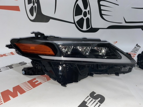 Фары комплект на 3 линзы Toyota Camry 2018-2021 (81150-06C40T), аналог