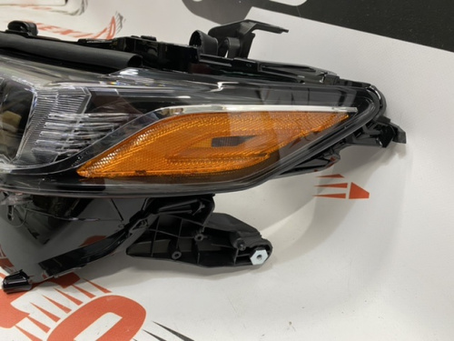 Фара ліва галоген - LED Toyota Camry 2018-2020 (81150-06C40), аналог