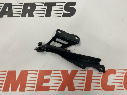 Петля капота правая Mazda 3 2013-2018 (B45A52410A), аналог