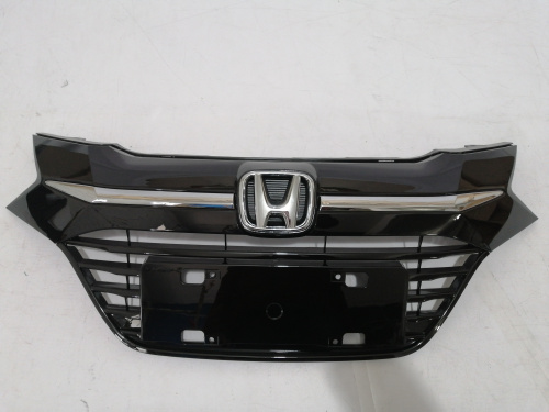 Решётка радиатора Honda HR-V 2014-2018 (71121-T7J-H00), аналог
