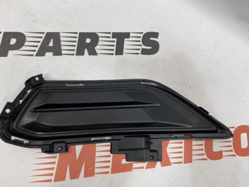 Заглушка- накладка протитуманної фари права Ford Fusion 2013-2016 (DS7Z-17B814-AA), аналог
