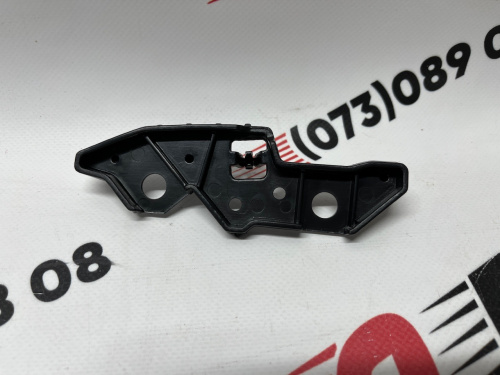 Кріплення переднього бампера ліве Ford Mustang Mach-E 2021+ (LJ8Z17C947A), аналог