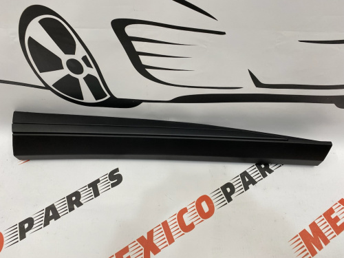 Накладка на передні праві двері  Nissan X-Trail(Rogue) 2021-2023 (80870-6RR0A), аналог