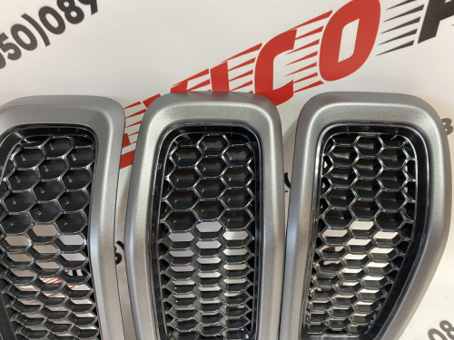 Кільця решітки радіатора графіт Jeep Cherokee KL 2014-2018 (68303626AC), аналог