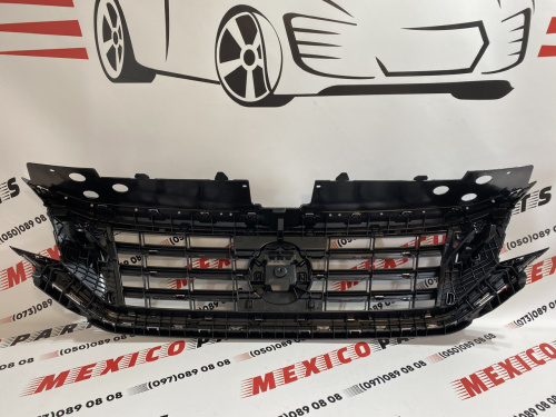Решітка радіатора Passat B9 2019-(561853651BDZLL), аналог