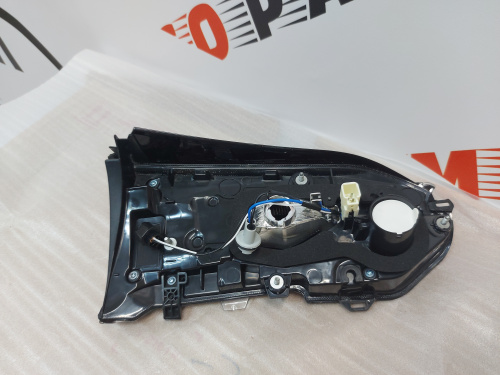 Ліхтар внутрішній (в кришку багажника) правий  Toyota RAV4 2019-2021 (81580-0R060), аналог