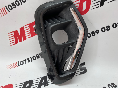Рамка протитуманної фари права з хромом Ford Escape (Kuga) 2023+ (PJ6Z15266A) , аналог