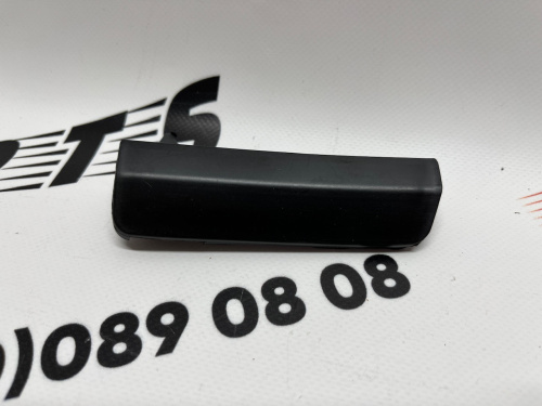 Заглушка буксирувального гака ліва в бампер Toyota RAV4 2019-2021 (5243842901), аналог