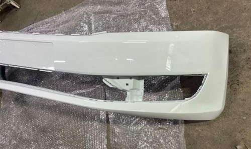 Бампер передний крашеный белый Volkswagen Passat B7 2012-2015 (561807217BGRU), аналог