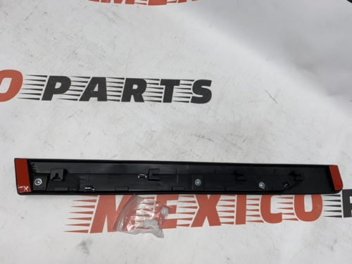 Накладка з хромом на задні праві двері Nissan X-Trail(Rogue) 2014-2020 (82876-6FL0A), аналог
